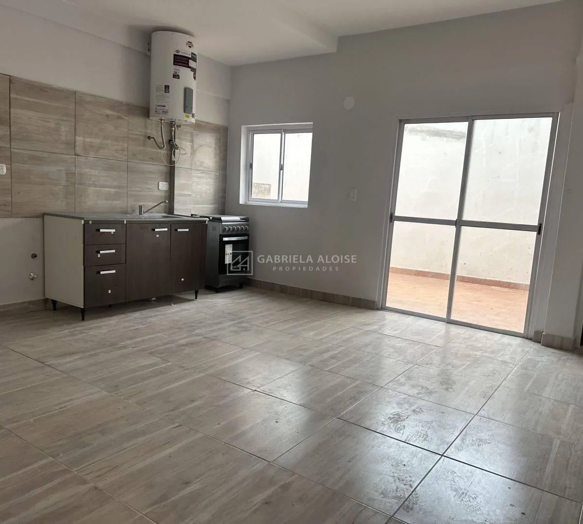 2-room PH with patio