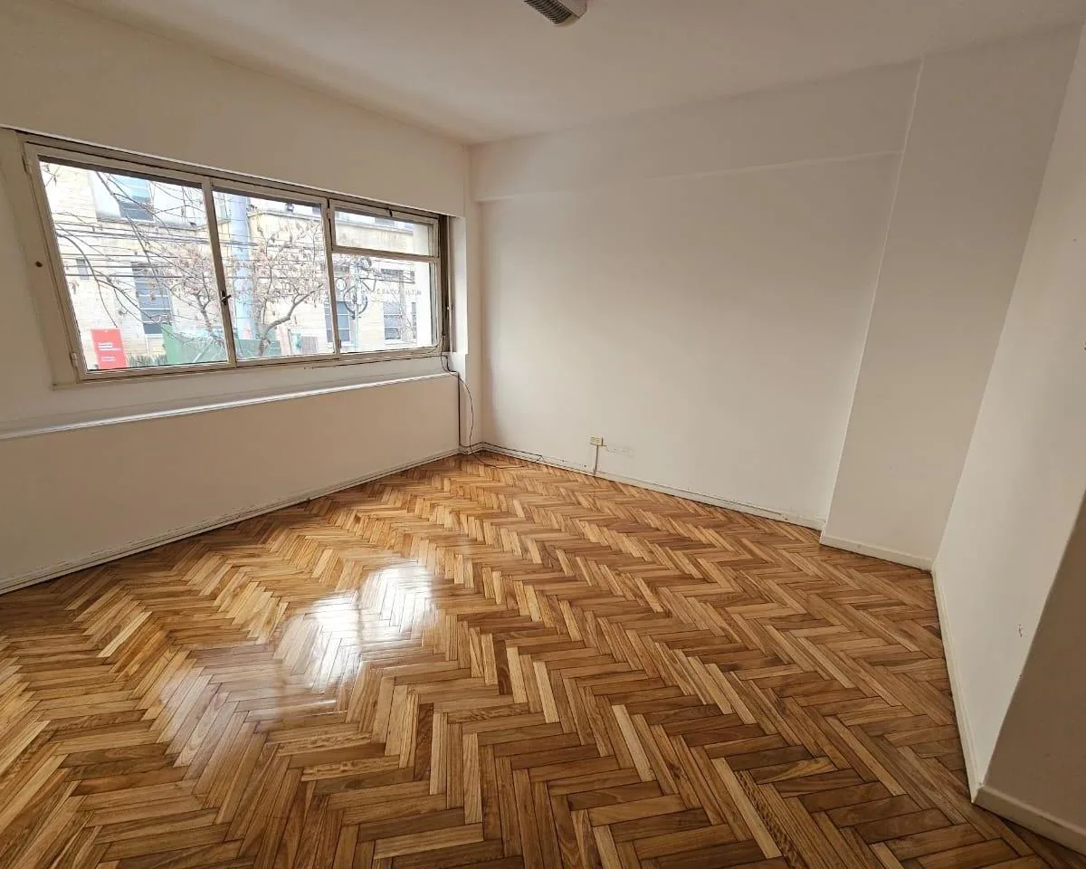 Recoleta, 2-room front-facing