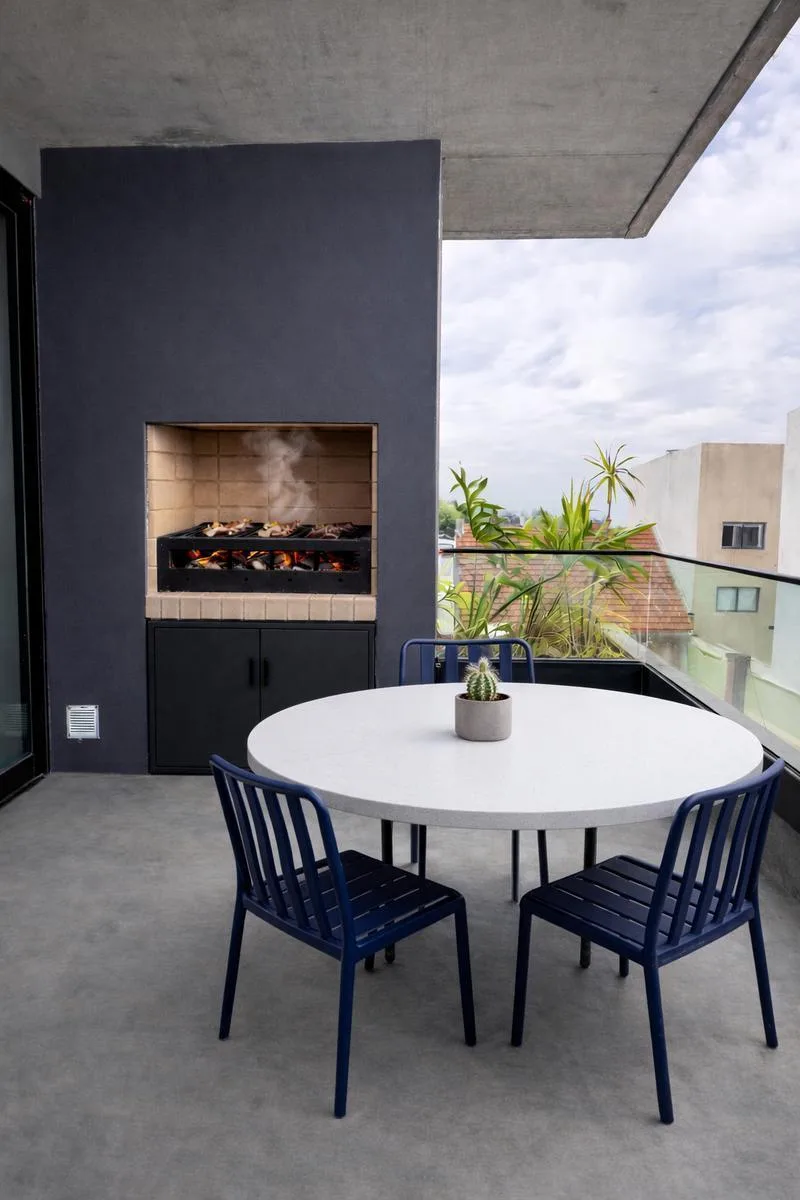 2BR with balcony and grill