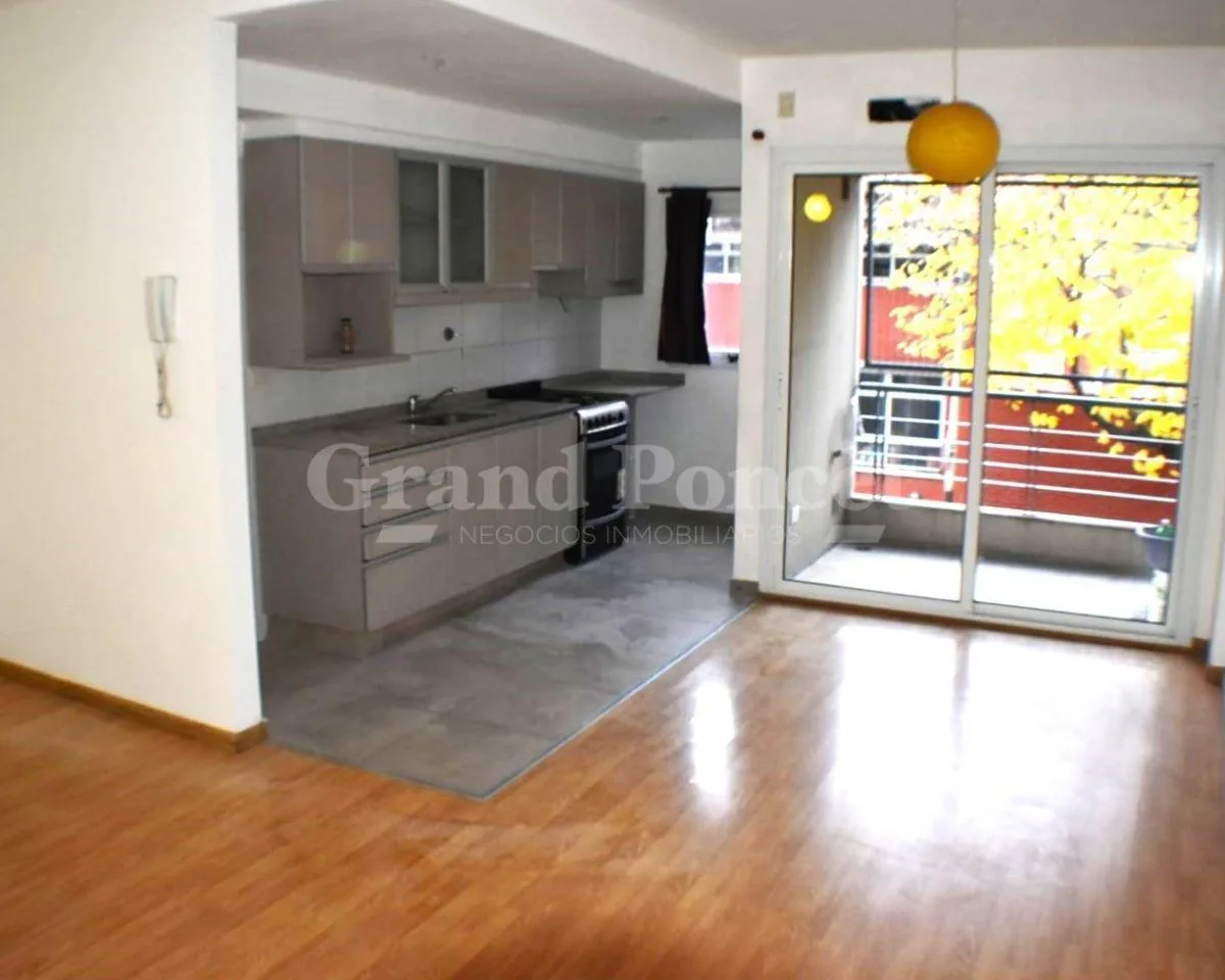 Alquiler de Departamento 2 Ambientes con Balcon en Barracas, Capital Federal
