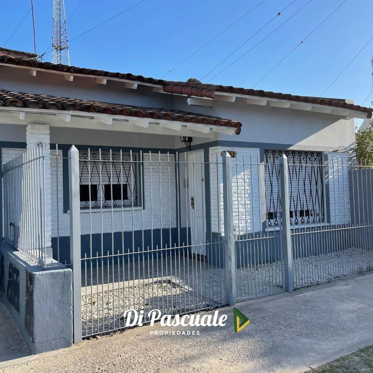 3-room house with patio