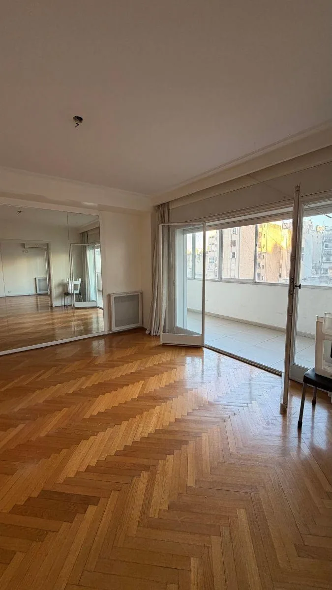 Departamento de 4 Dorm. C/dep y Espacio Guardacoches en Alquiler en Recoleta