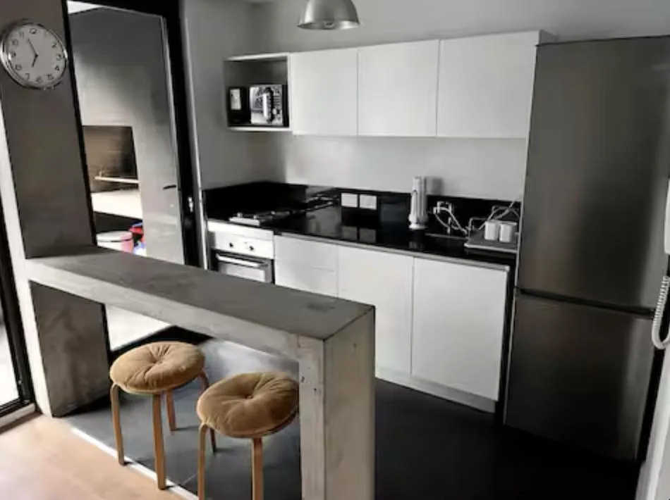 4th floor with balcony grill