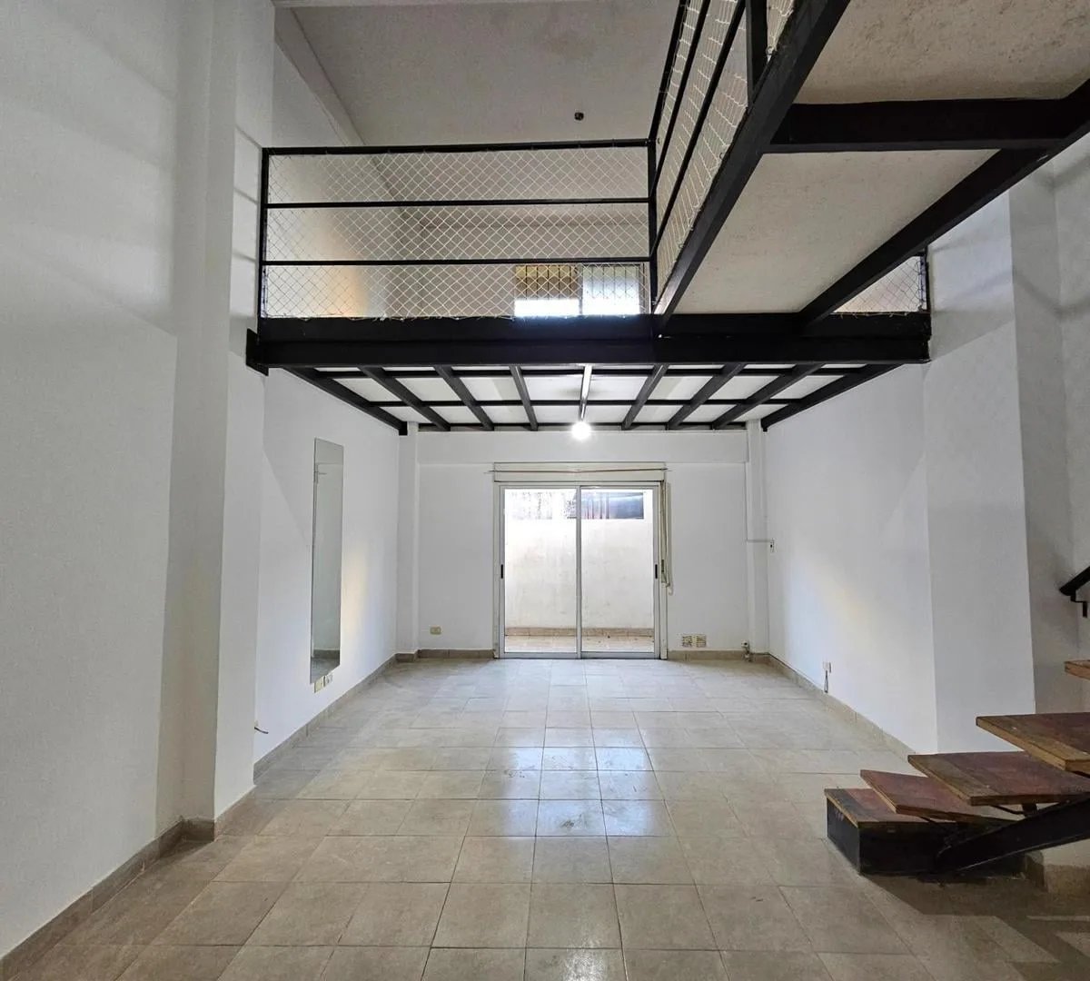 Monoambiente y 1/2 en Pb, Centro de Villa Ballester, con Pe