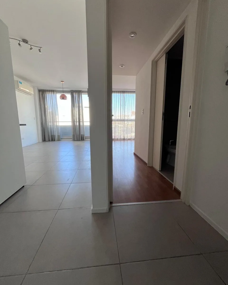 Depto 2 Amb | Piso Alto Al Frente C/ Balcon | Vista Abierta
