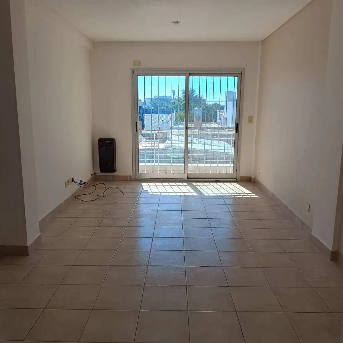 Hermoso 2 Ambientes Muy Luminoso con Balcón | Alquiler Centro