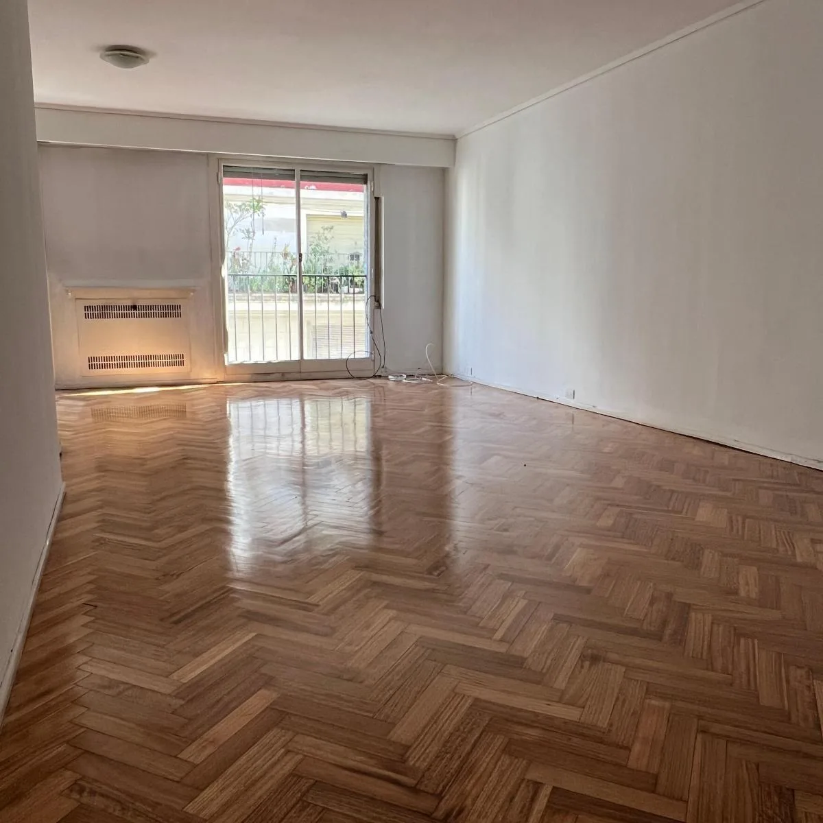 Recoleta, Luminoso Dpto, Todo con Parquet y Doble Circulacion