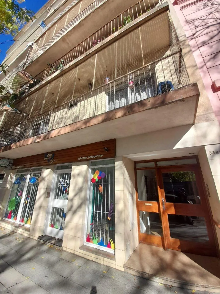 2 Ambientes Recién Pintado con Piso de Parquet
