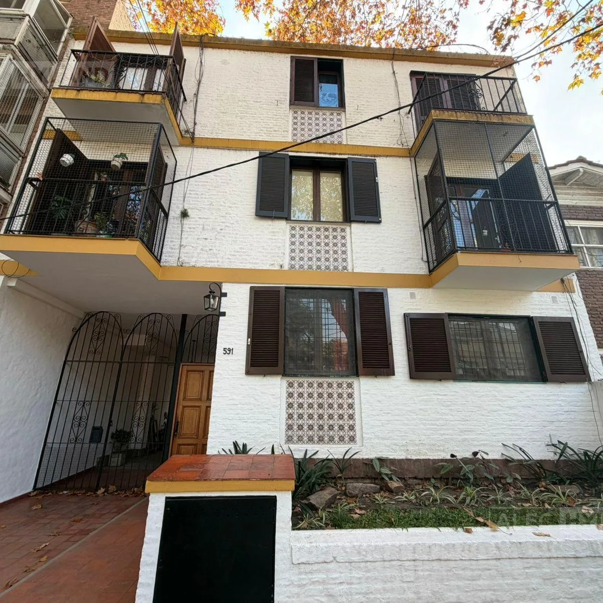 2 dormitorios, balcón contrafrente