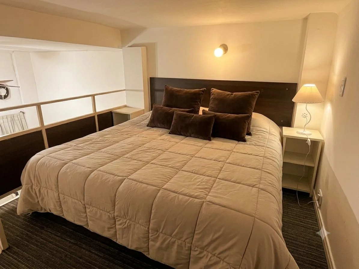 Monoambiente con Entrepiso, Amoblado, Zona Tranquila. Disponible a Partir 15/6