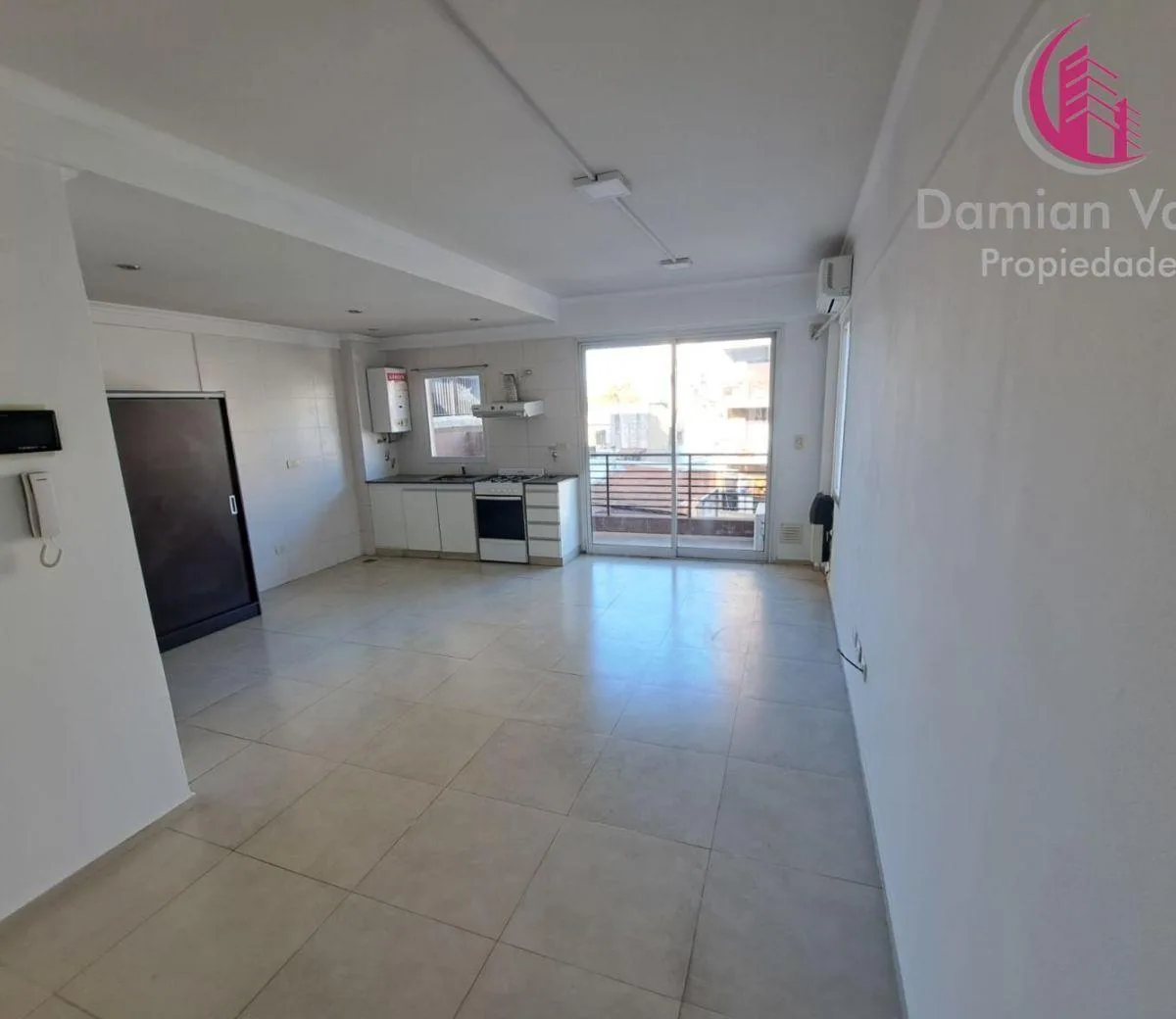 Impecable y Amplio Monoambiente con Balcon Al Contrafrente