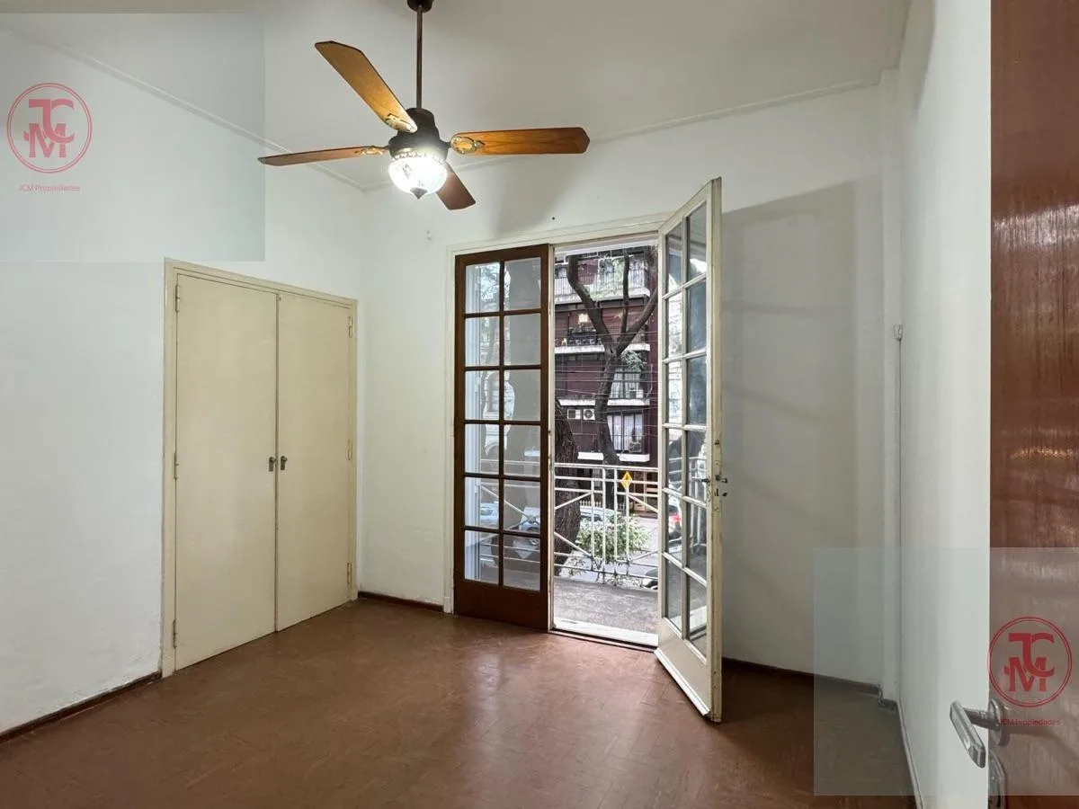 1 dormitorio, balcón y patio