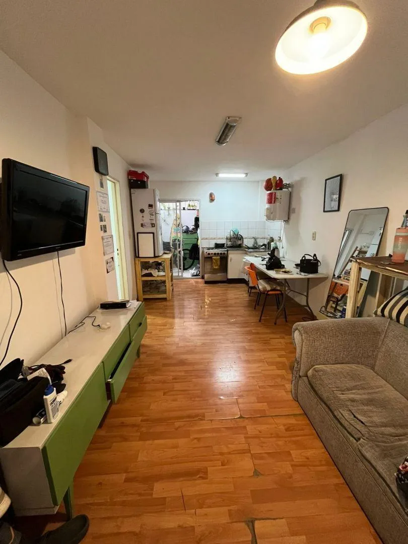 Imóvel: 1 quarto, Morón