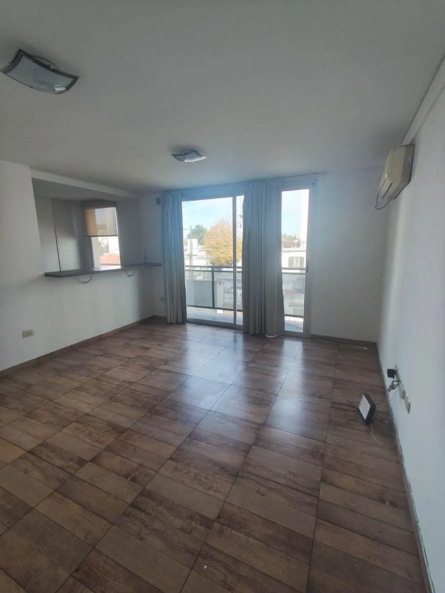 Departamento 2 Ambientes en Alquiler en Berazategui Centro