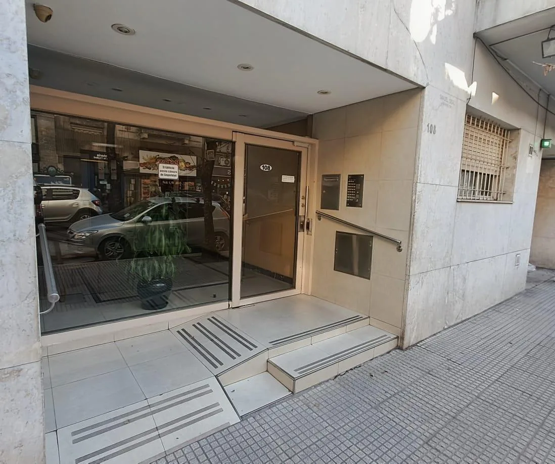 38 m², 2 rooms, AC