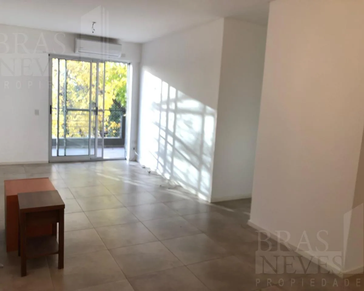 Semipiso 3 Amb. C/ Cochera - Dorm. en Suite