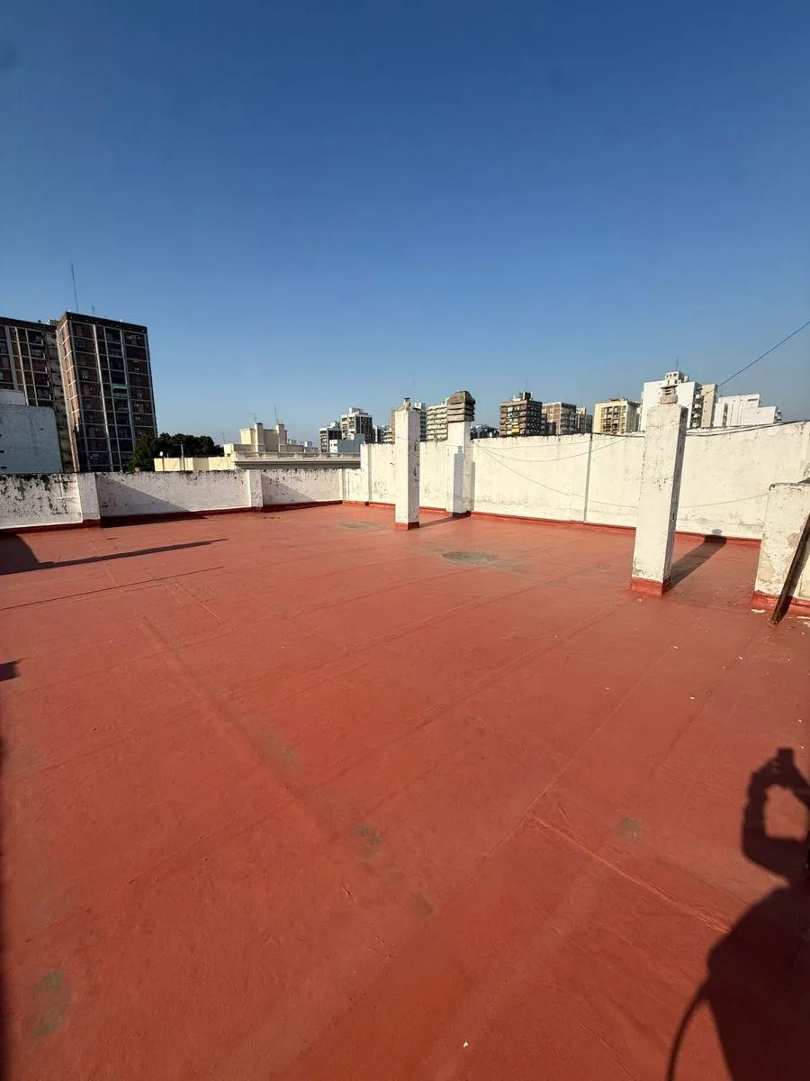 2 ambientes con balcón y terraza