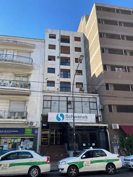 Frente, cozinha separada, 45 m²