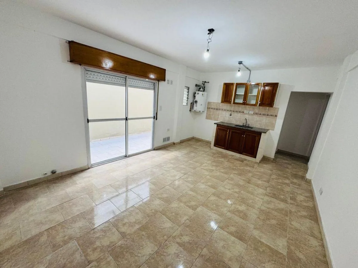 Hermoso Dos Ambientes en Planta Baja con Patio