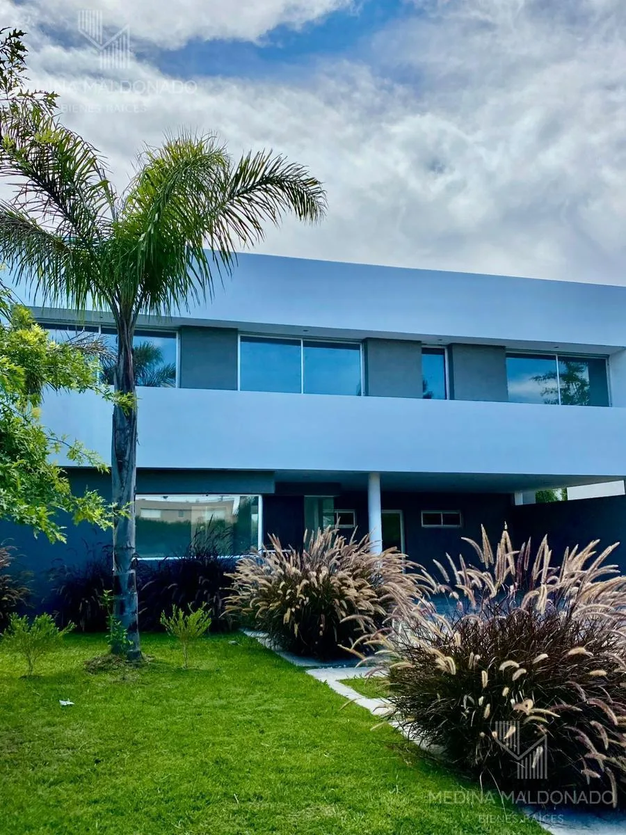Casa en Alquiler/ Venta Fincas de Iraola 2