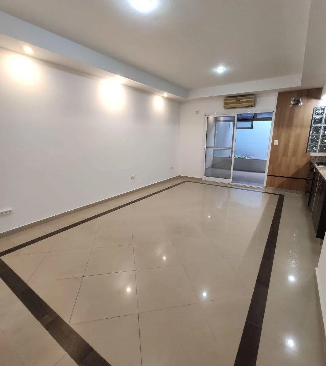 Ground-floor 2-room PH, patio