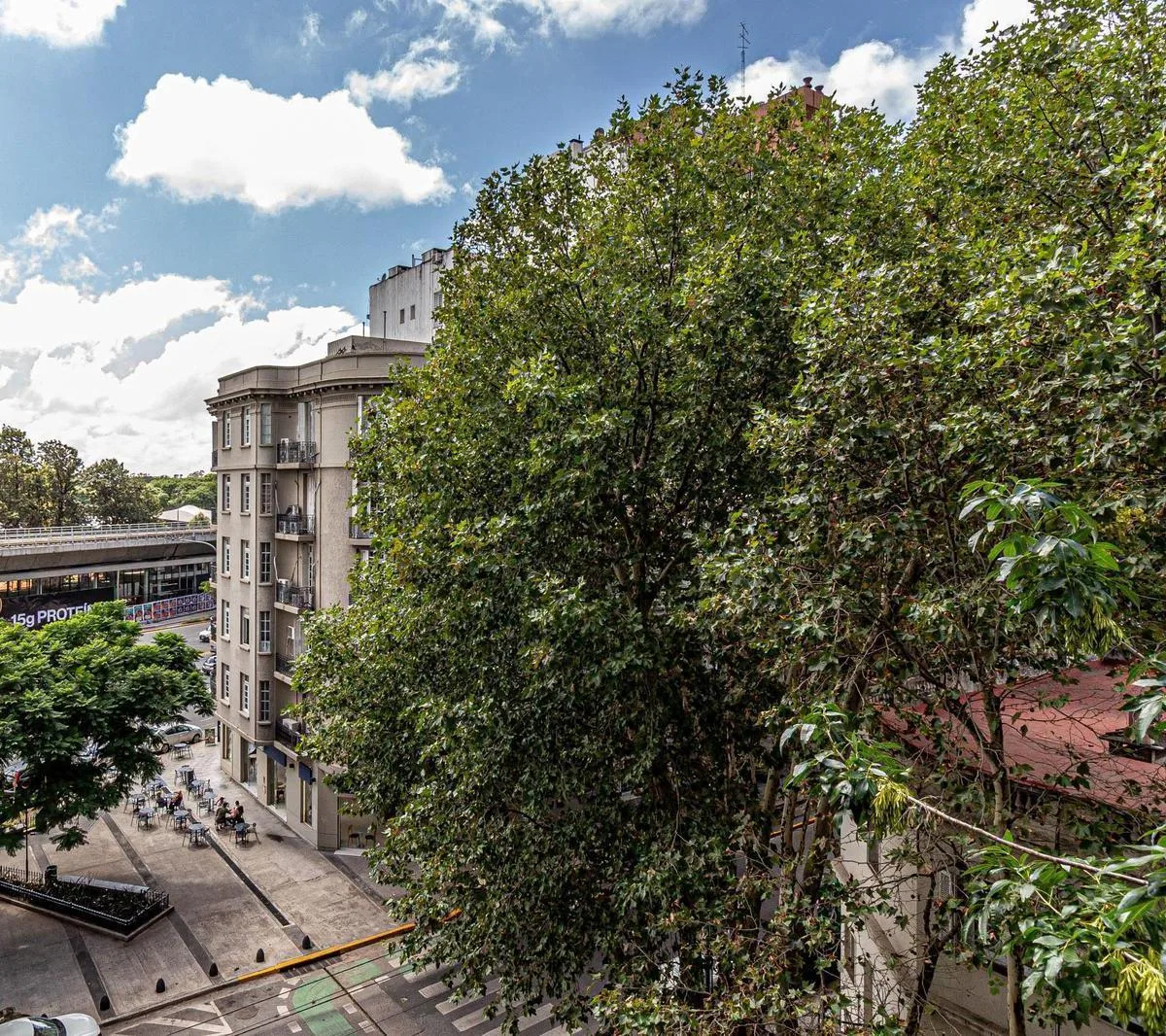 Monoambiente amoblado con balcón