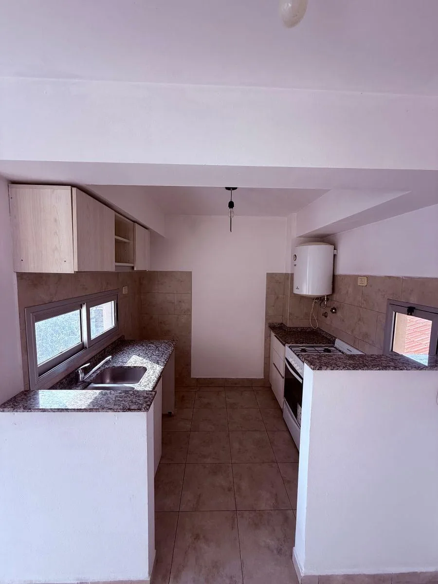 Departamento de Dos Ambientes en Alquiler en Moron