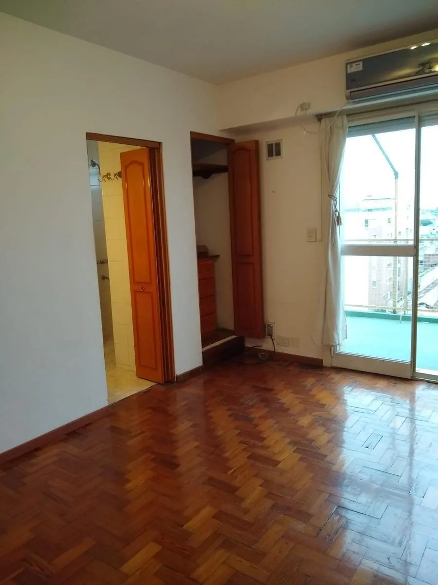 Alquiler Monoambiente con Balcón Aterrazado Muy Luminoso!