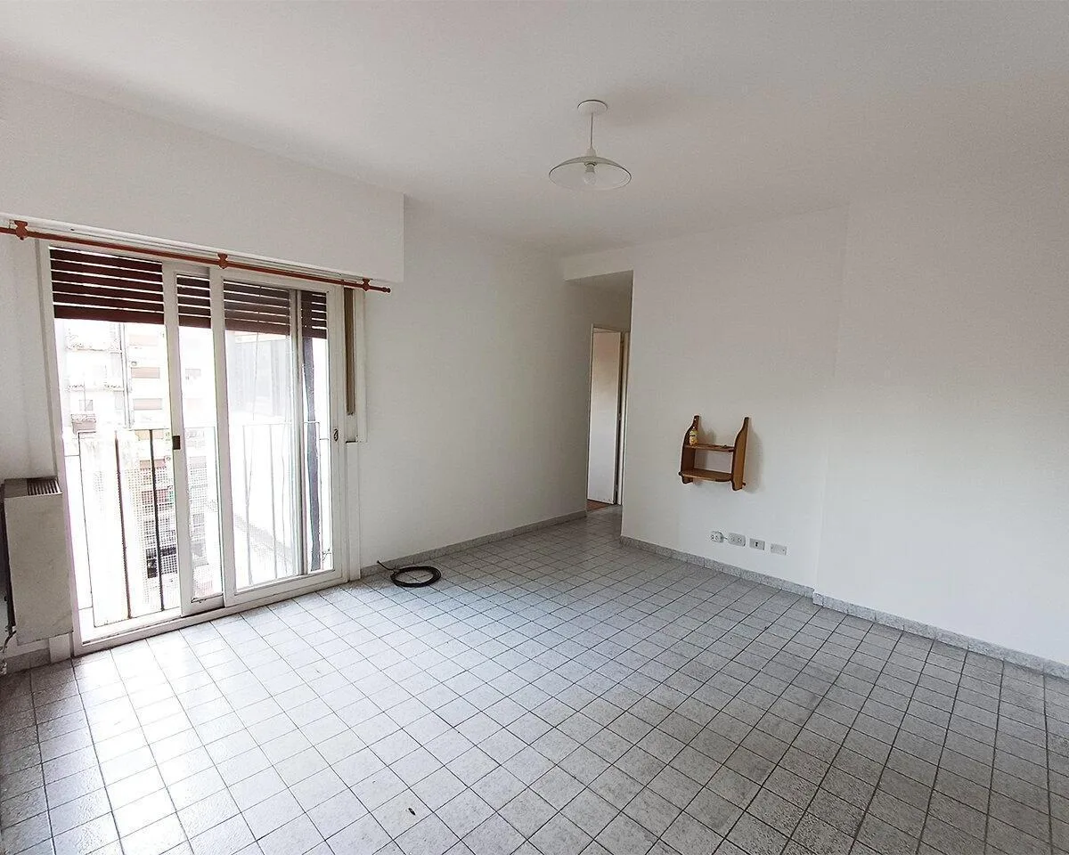 Lateral 1-bedroom with balcony