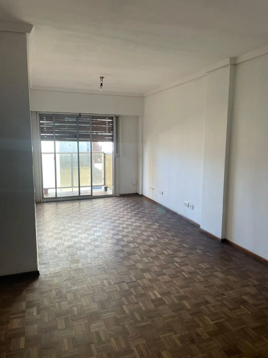 3 dormitorios, balcón al frente