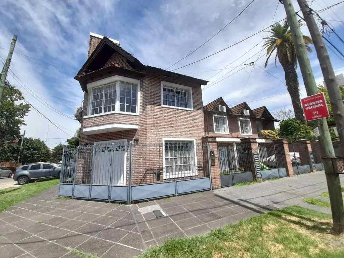 Excelente Dúplex de 4 Ambientes en La La Zona Más Linda de Haedo a 4 Cuadras de Av Rivadavia