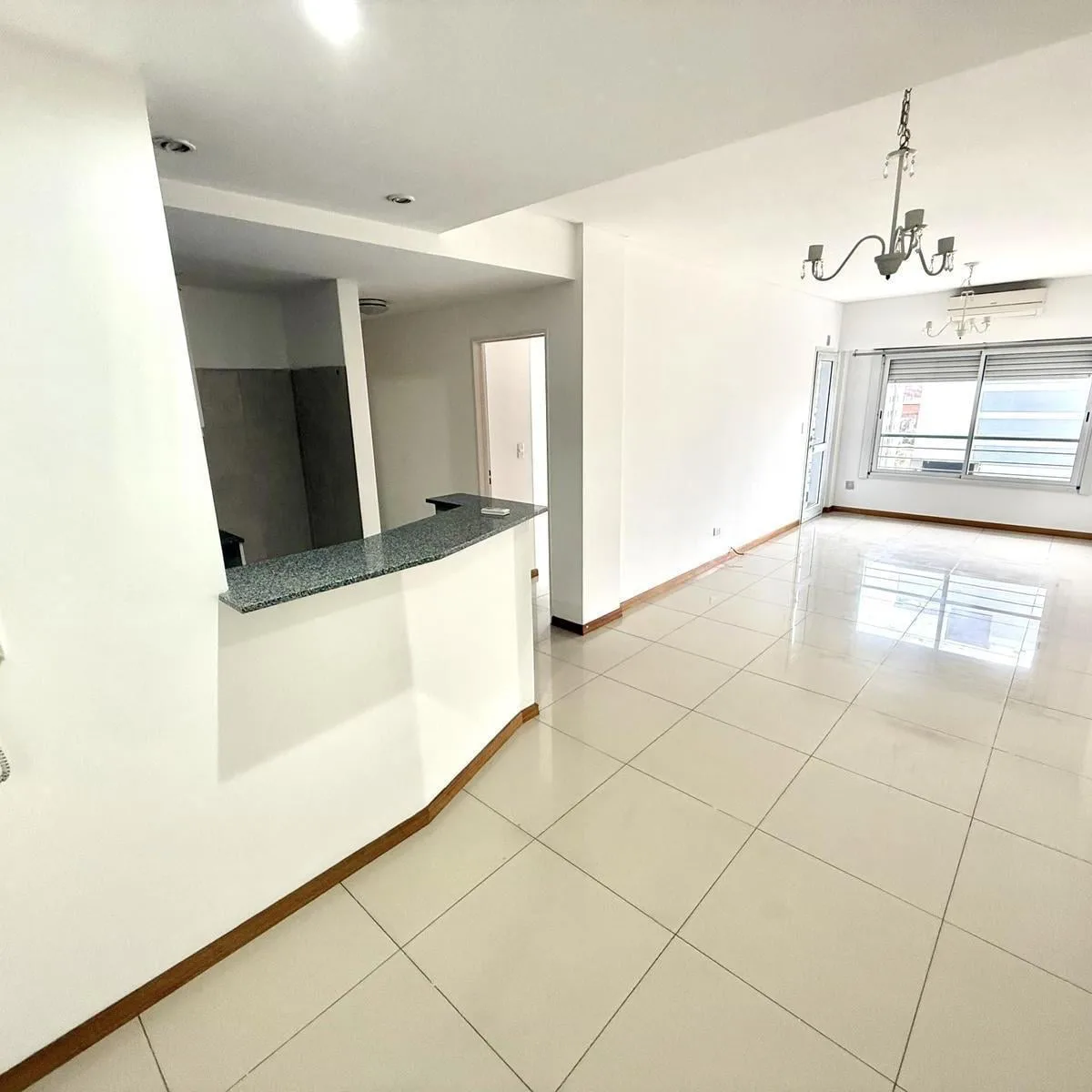 Departamento 2 Ambientes en Alquiler Centro de Banfield Este a m de La Estación