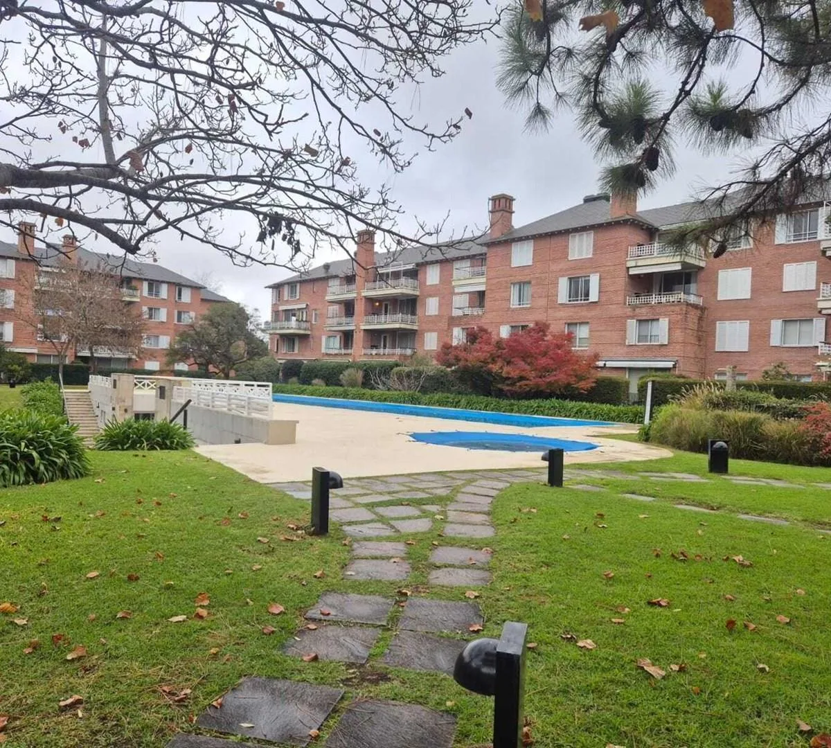 Garden, covered parking, suite
