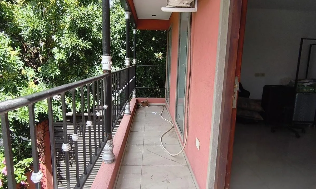 Moderno Estudio en 2 Plantas con Balcón - Amueblado - Excelente Ubicación