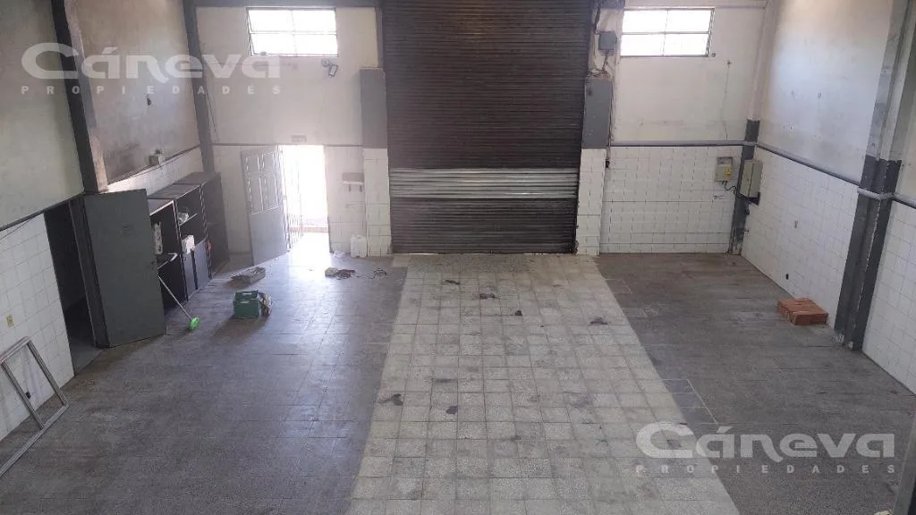Depósito en Munro