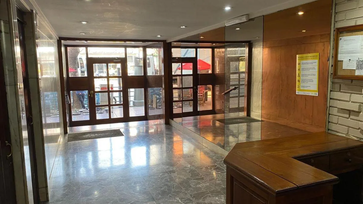 Flores Sur, balcony and elevator