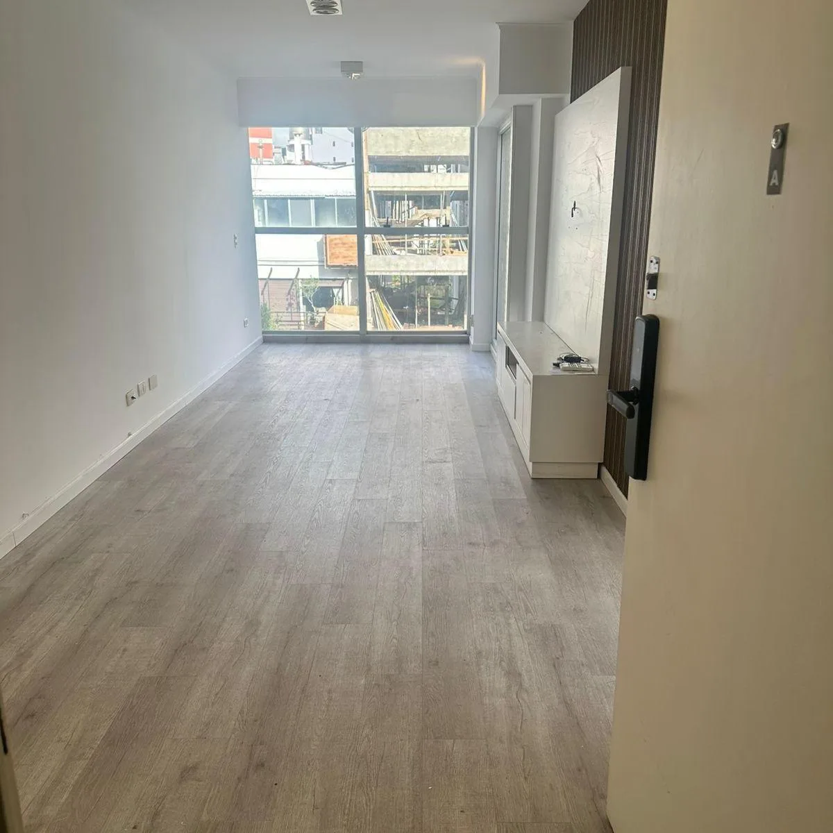 Departamento / Duplex. Cocina Independiente, Dormitorio, Baño y Terraza