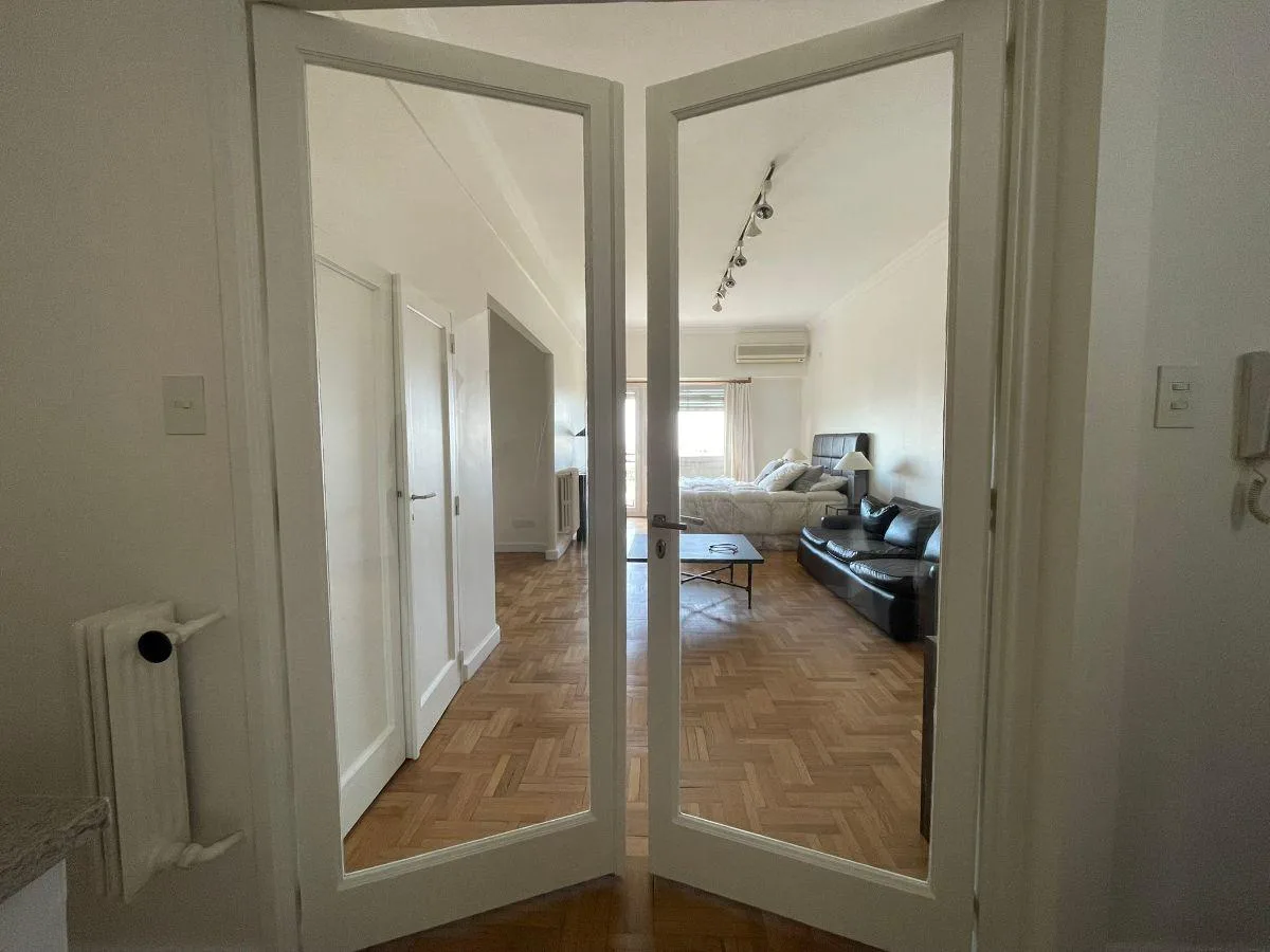 Departamento en Alquiler en Retiro Al Frente, Balcón, Categoría