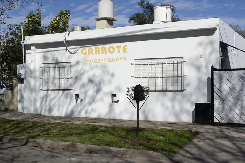 Front-facing PH with patio and grill