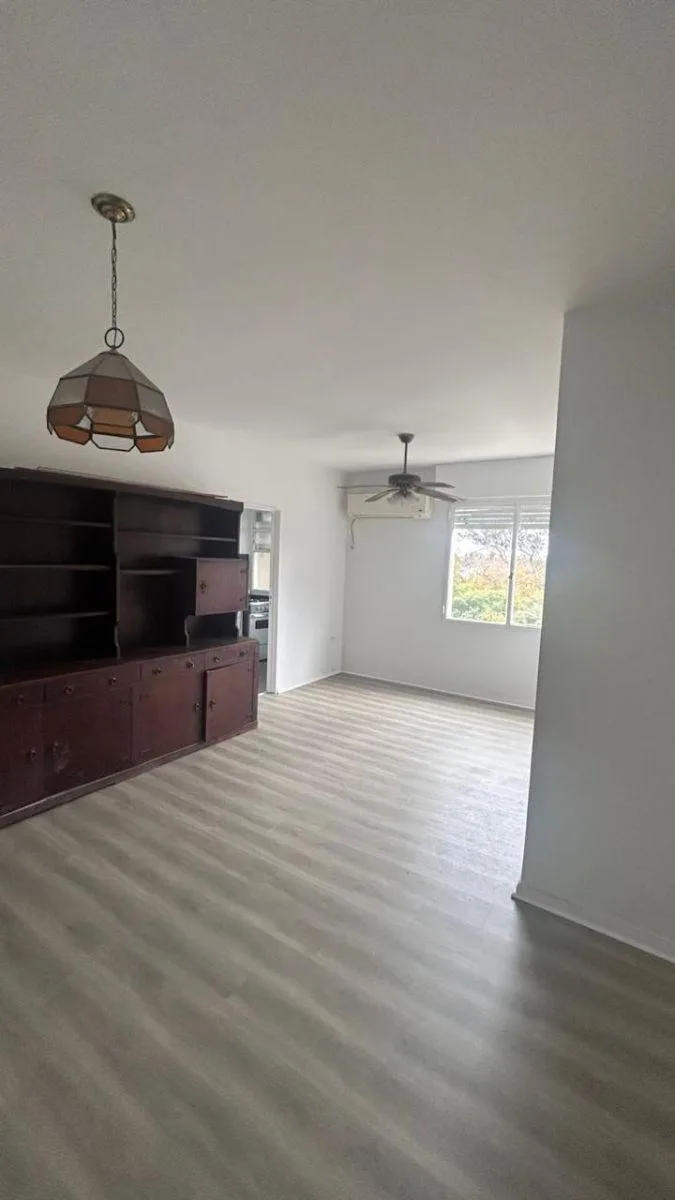 Departamento de 3 Dorm. y Espacio Guardacoche con Vista Abierta en Excelente Zona