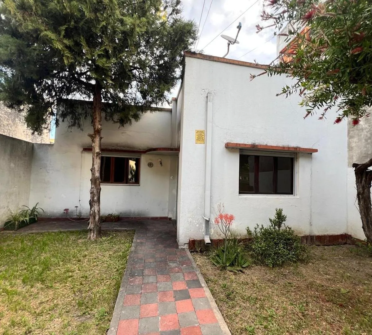 Alquiler de Casa 2 Dorm., La Plata