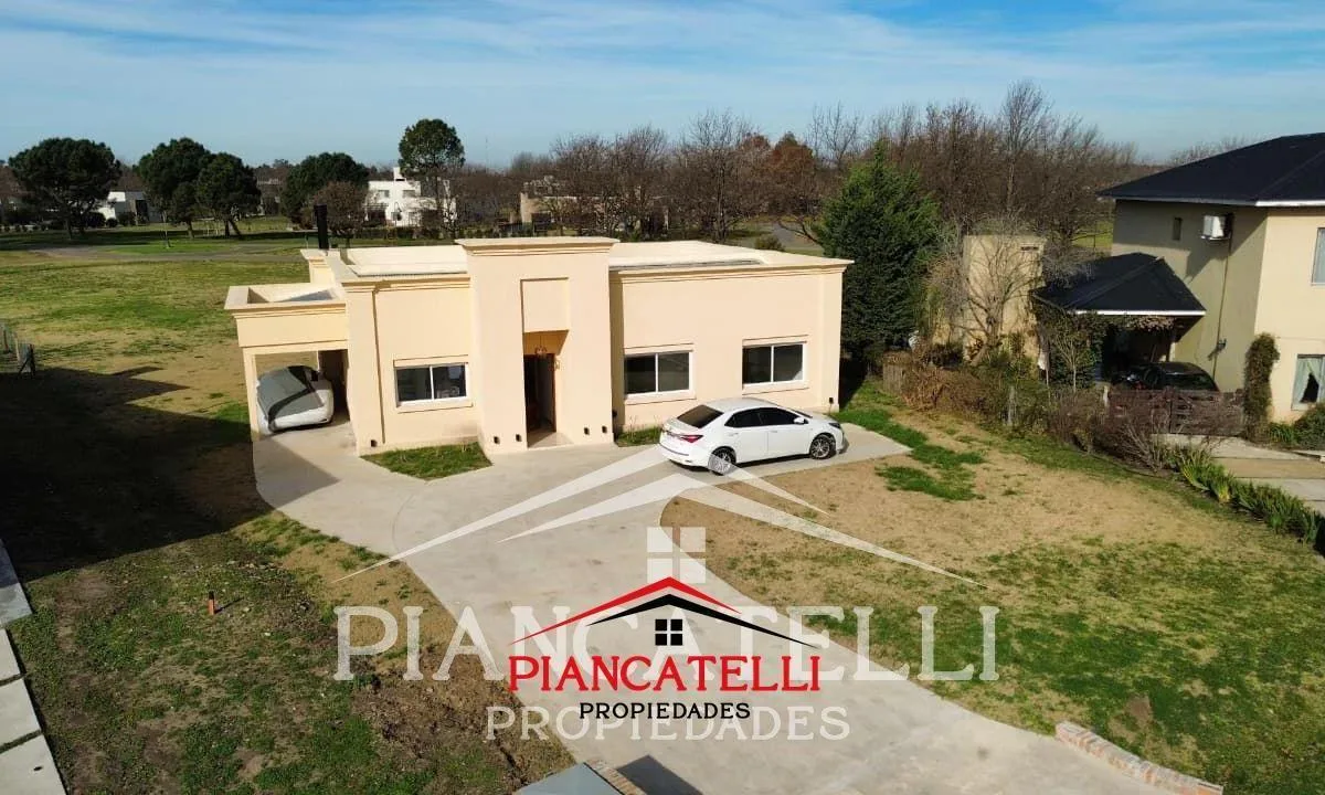 Casa en Venta con 4 Ambientes en El Nacional