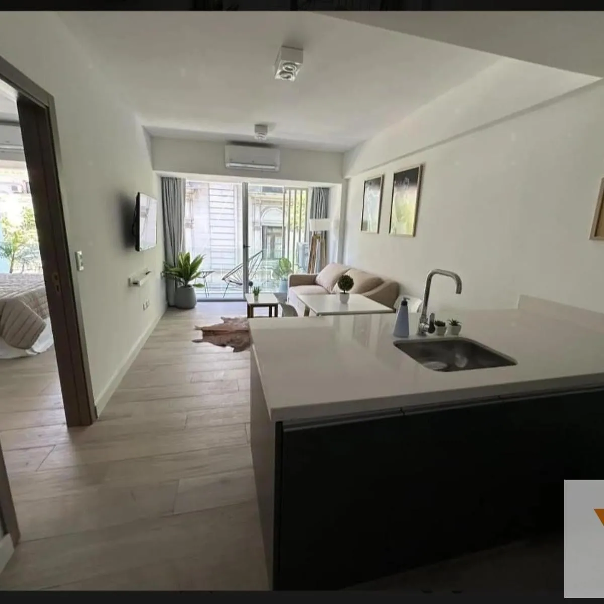 Monserrat, furnished with balcony