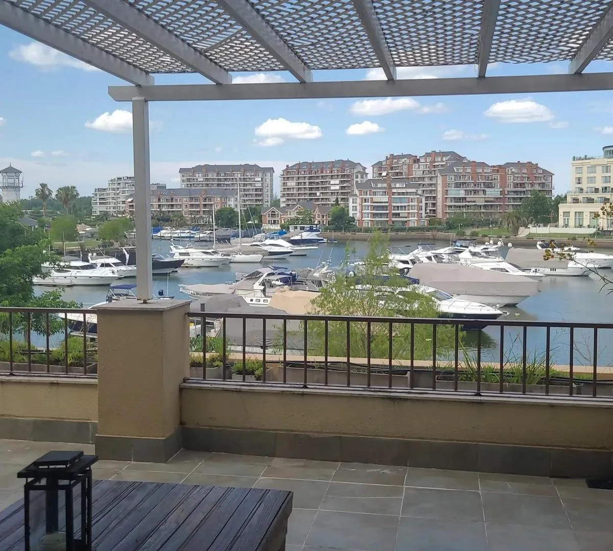 Терраса 40 м², меблировано