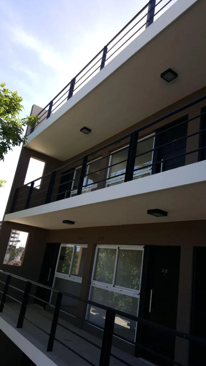 Departamento de Aprox. 30 m&sup2; con Balcón en Venta y Alquiler en Temperley