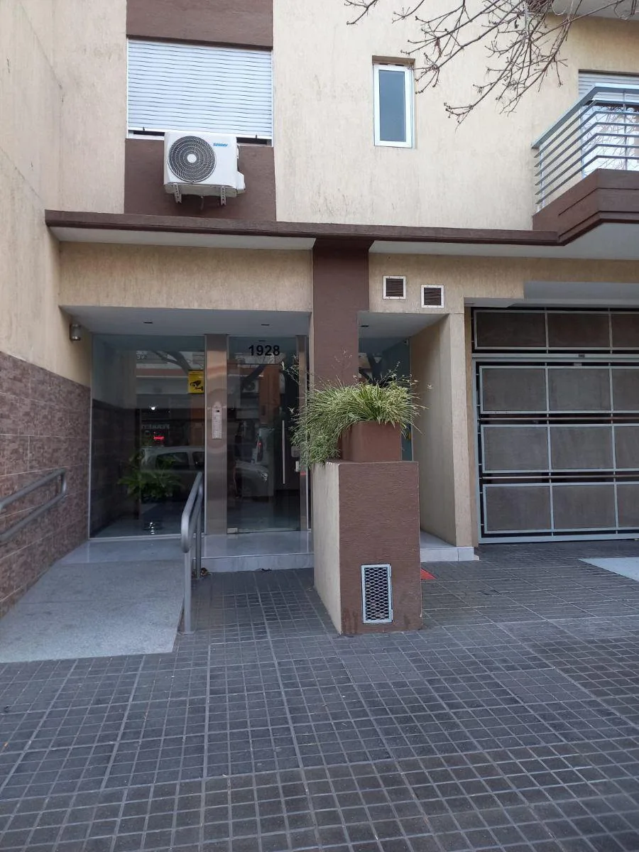 Departamento 2 Amb. Al Frente con Balcon - Amoblado!