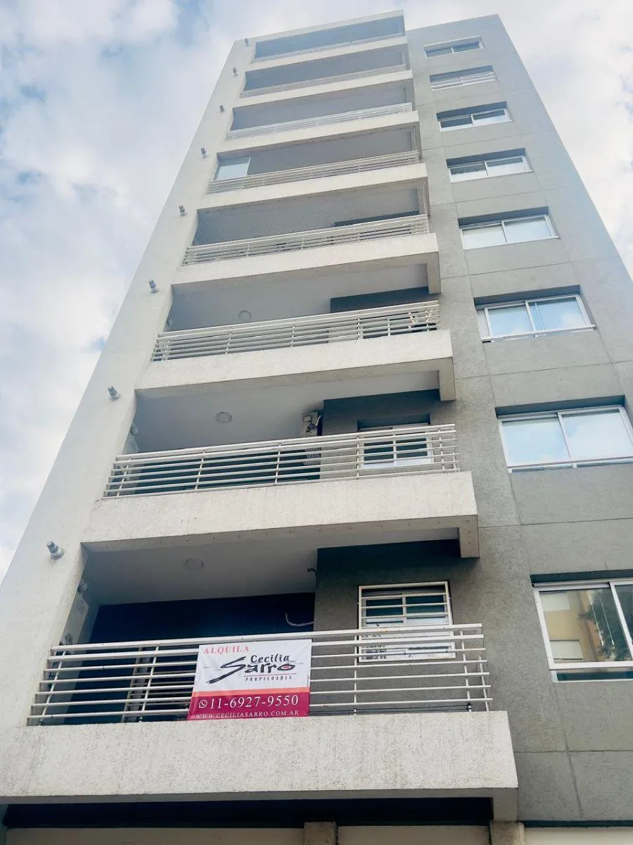 Tres Ambientes Al Frente con Cochera