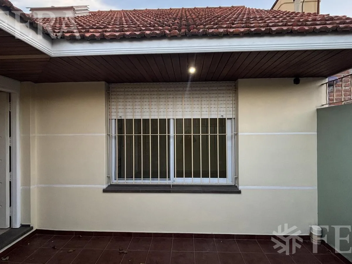 Alquiler PH 3 Ambientes con Patio en Bernal