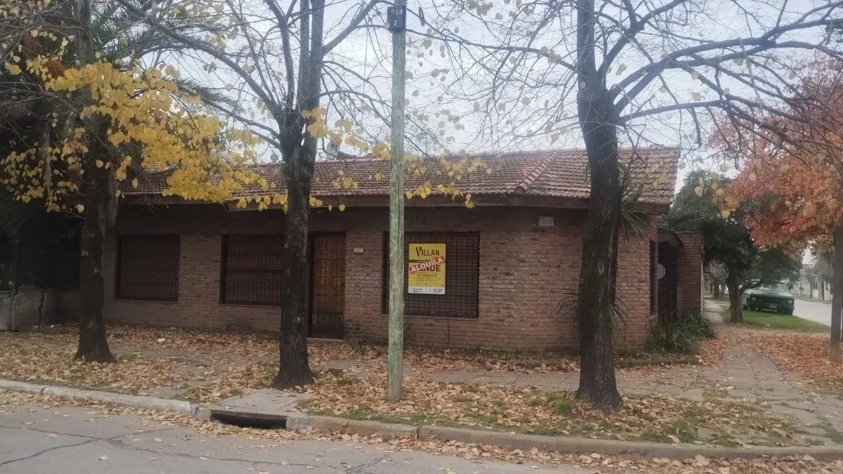 Casa en Alquiler con 3 Dorm. en Moreno