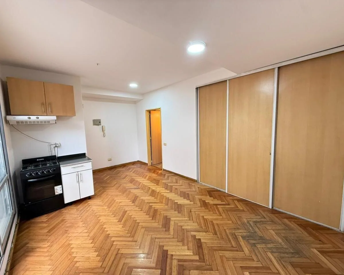 Monoambiente en Alquiler. Patio. Apto Profesional. Villa Urquiza